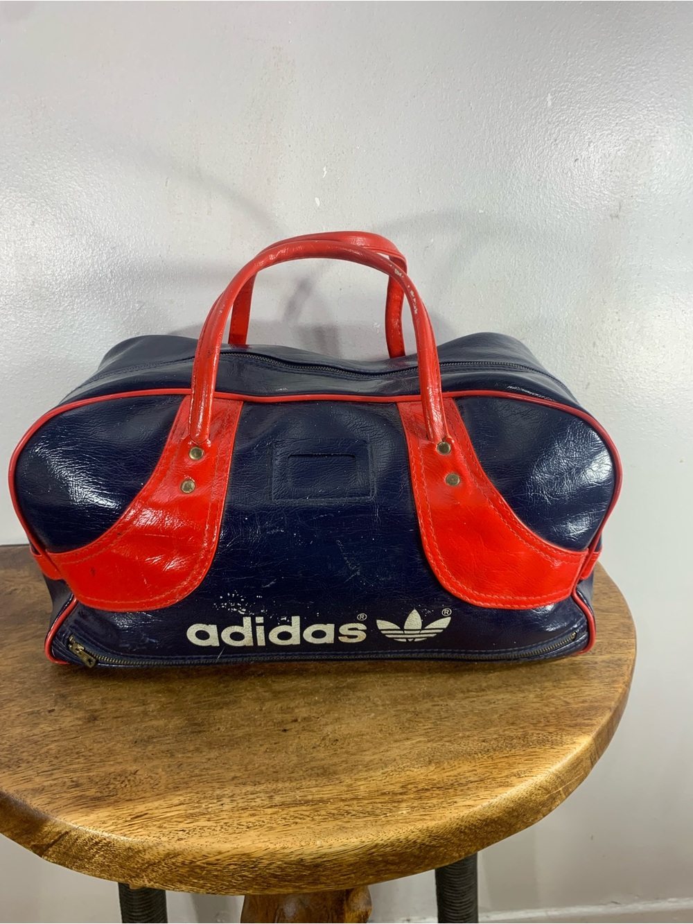 Title

Vintage 1970s/80s Adidas Trefoil Duffle Bag Navy Blue & Red Made in Hong
